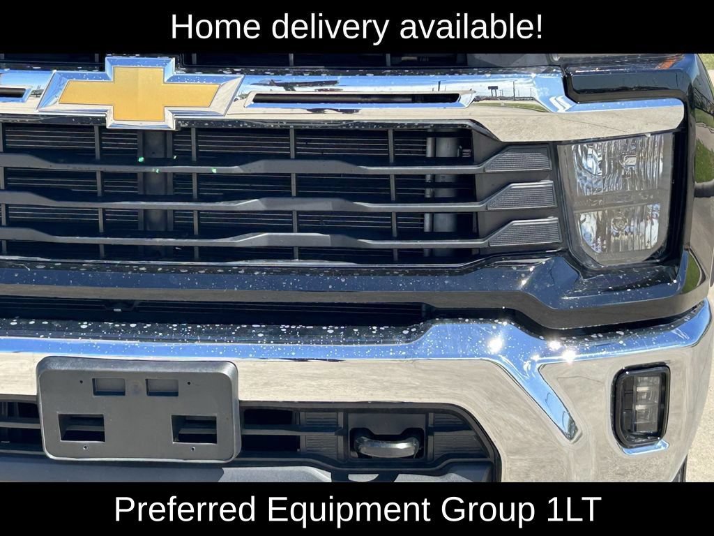 Used 2025 Chevrolet Silverado 2500 LT w/ Convenience Package AWD/4WD image 3