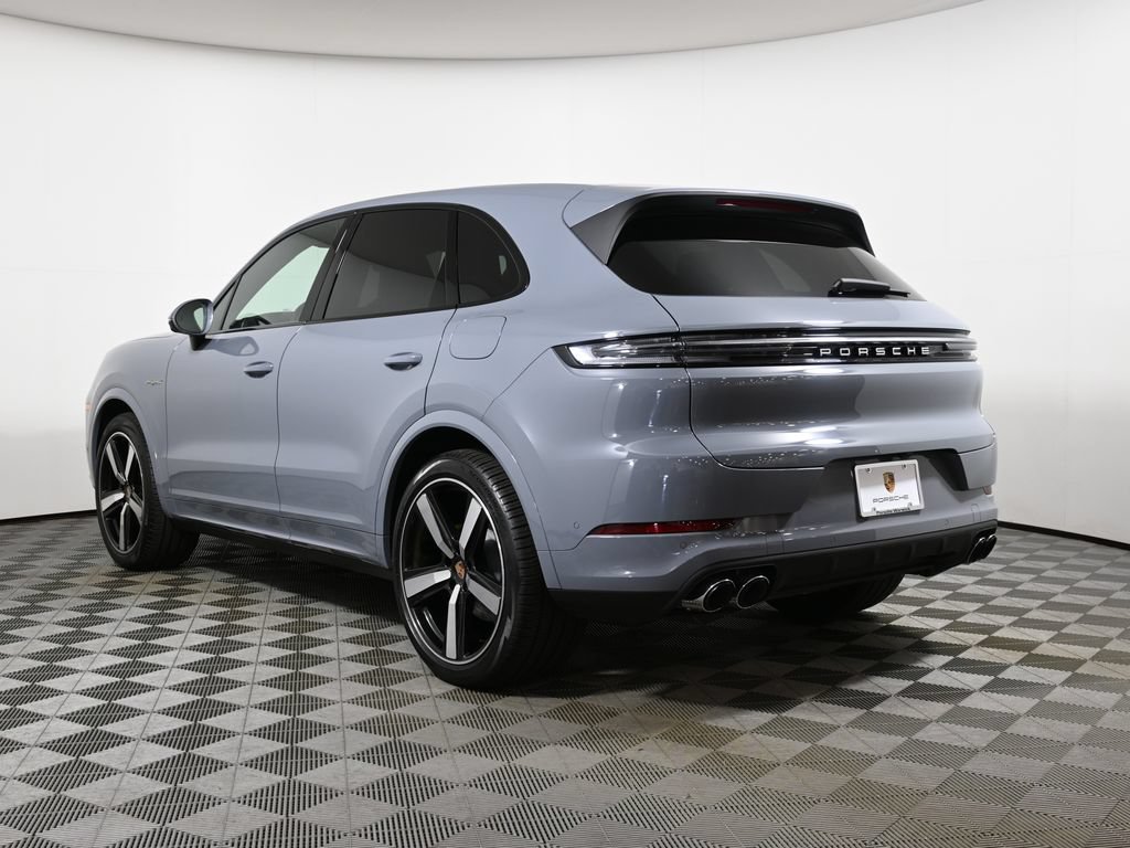 Used 2026 Porsche Cayenne E-Hybrid AWD/4WD image 3