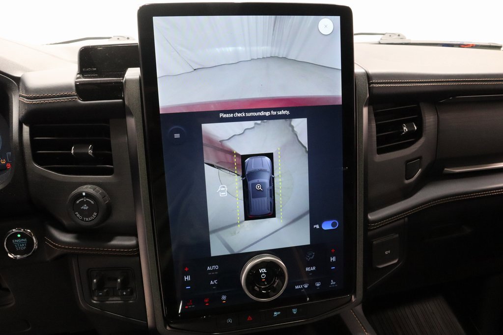 Certified 2022 Ford Expedition Platinum image 3