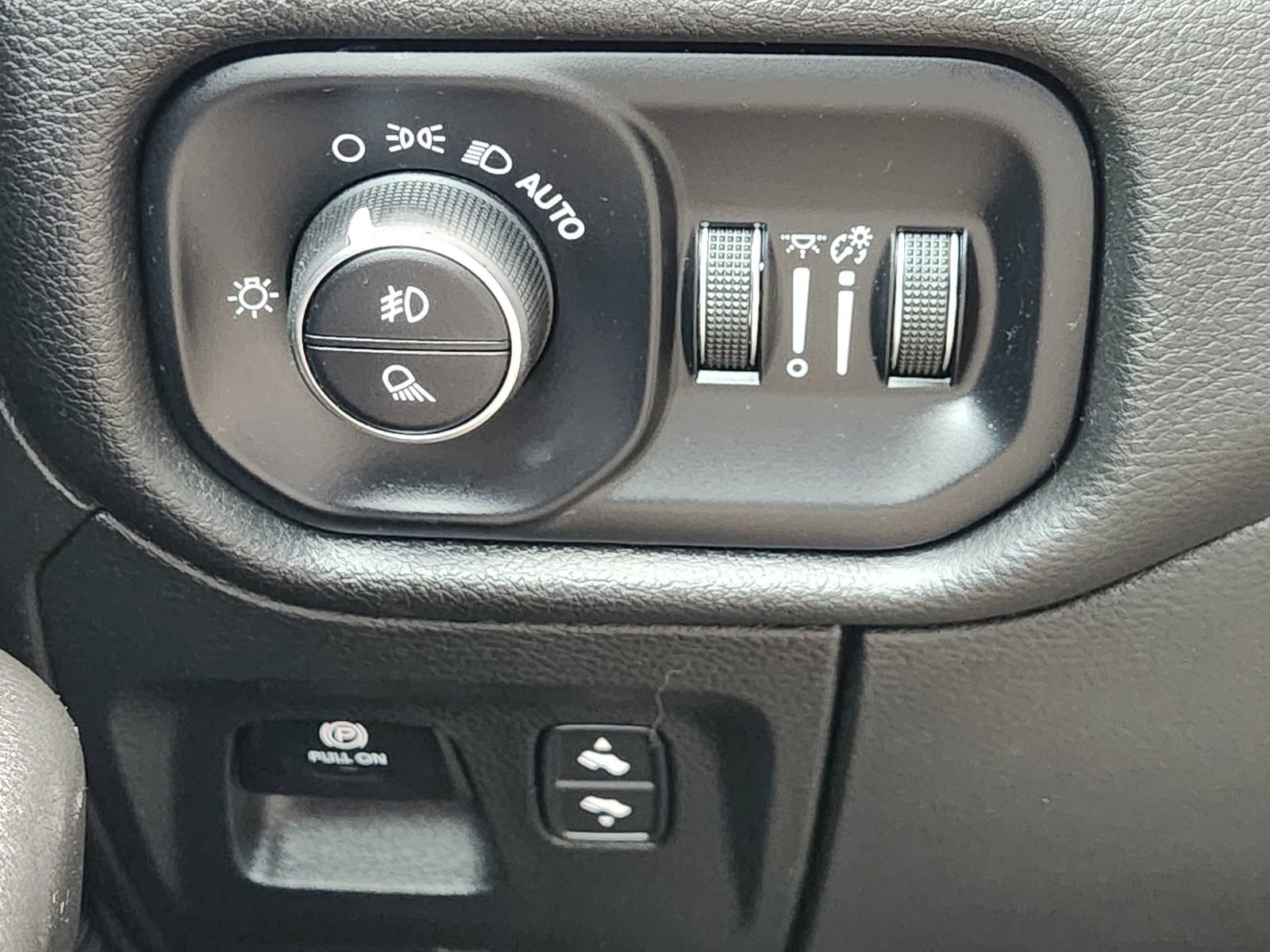 Used 2025 RAM 1500 Lone Star AWD/4WD image 27