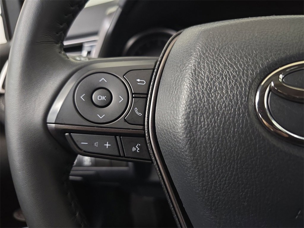 Used 2024 Toyota Camry SE image 19