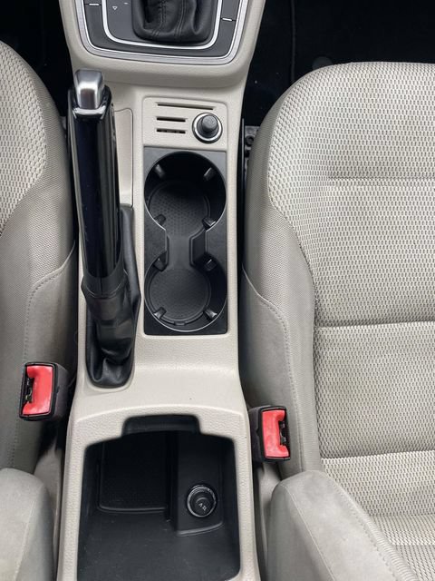 Used 2017 Volkswagen Golf S FWD image 40