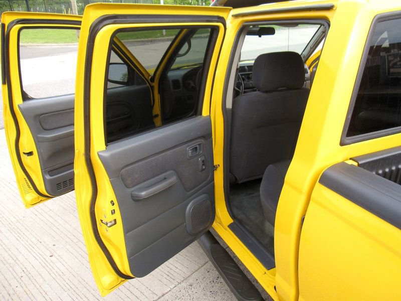 Used 2004 Nissan Frontier XE w/ (PWR) XE Pwr Pkg AWD/4WD image 27