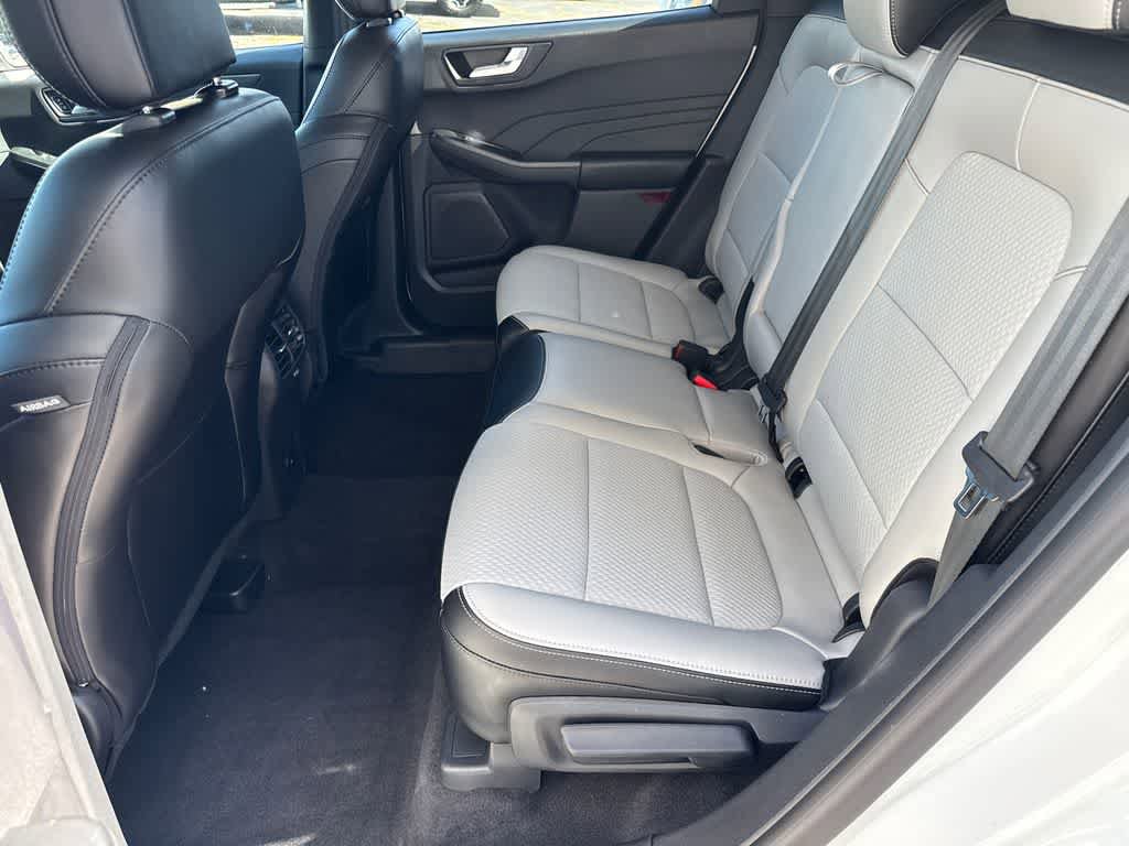 Used 2024 Ford Escape SE image 18