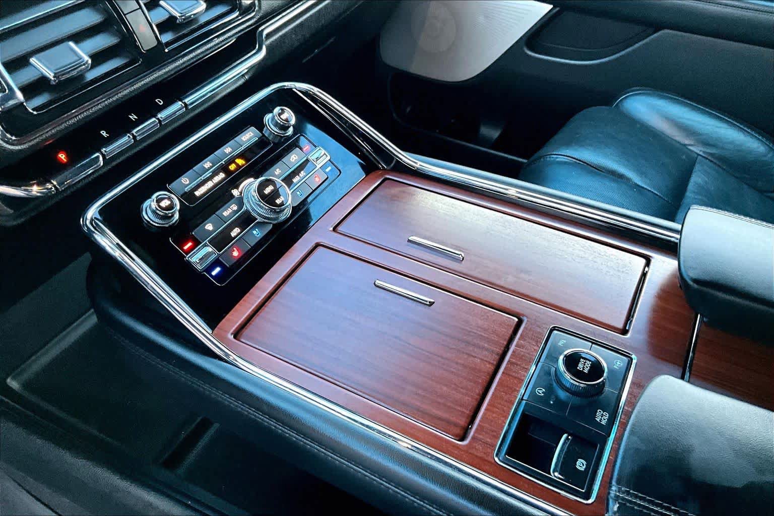 Used 2021 Lincoln Navigator Reserve w/ Luxury Package image 17