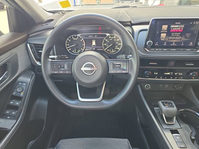 Used 2023 Nissan Rogue SV image 12