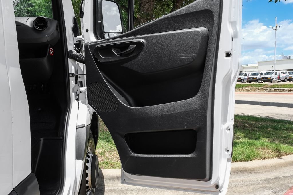 Used 2019 Mercedes-Benz Sprinter 170 Cargo image 35