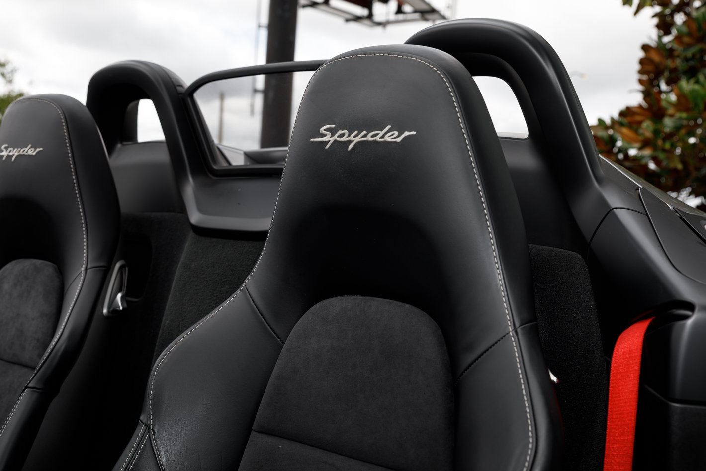 Used 2016 Porsche Boxster Spyder RWD image 35