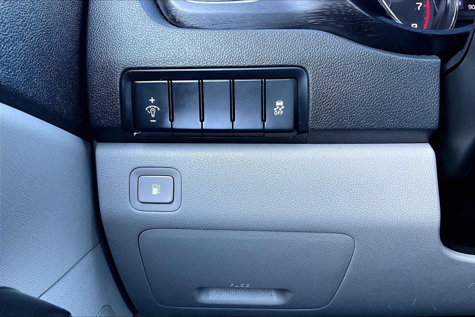 Used 2019 Kia Sedona LX FWD image 33