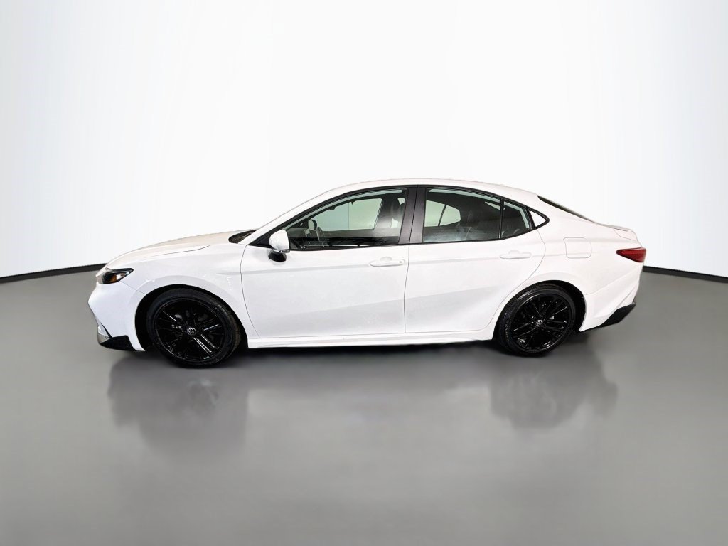Used 2025 Toyota Camry SE FWD image 6