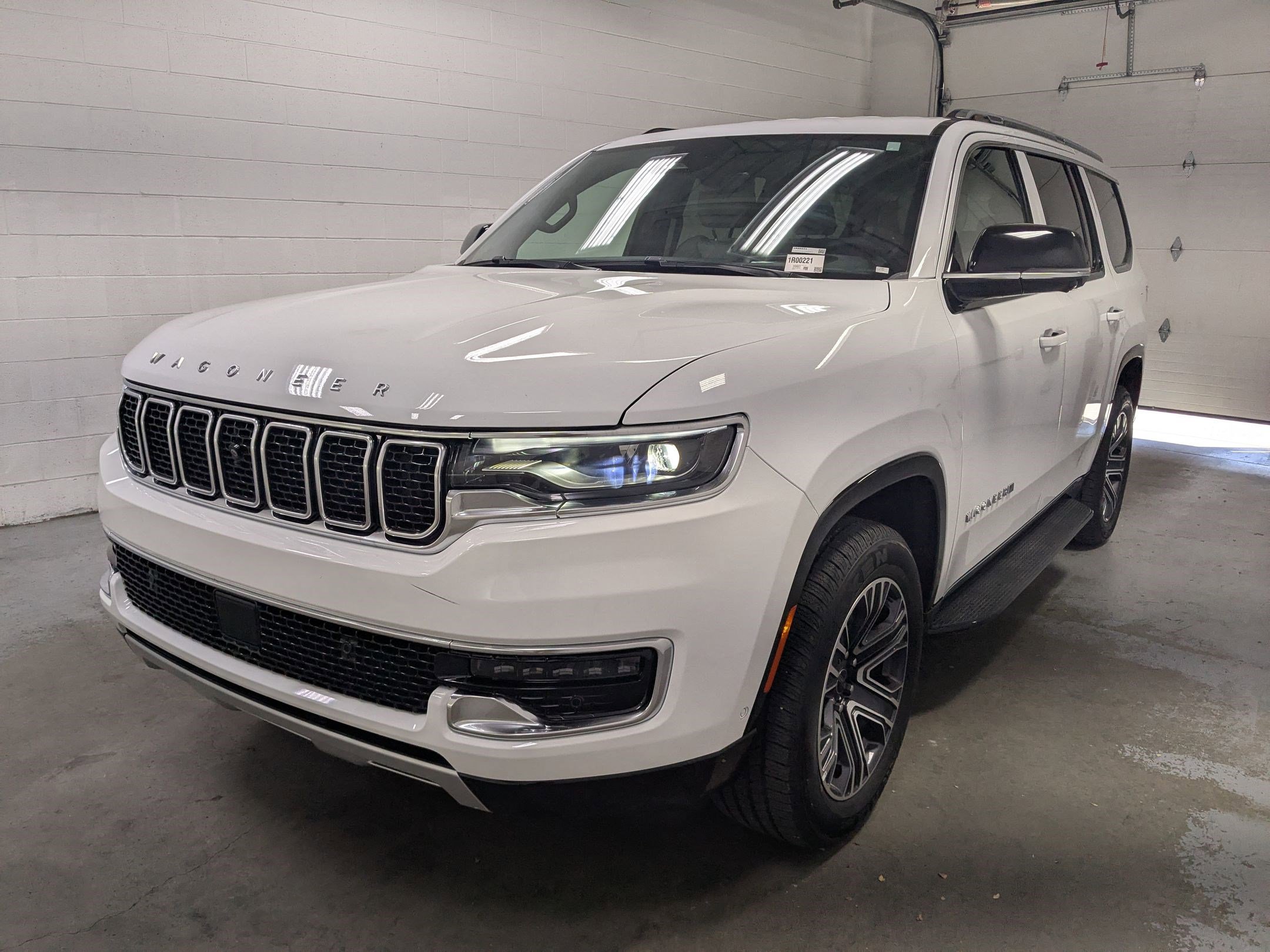 New 2025 Jeep Wagoneer Series II w/ Convenience Group I image 9