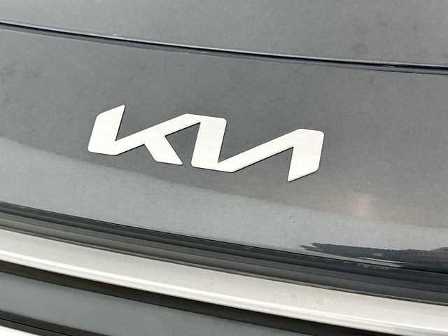 Used 2024 Kia Niro EX w/ EX Cold Weather Package FWD image 22