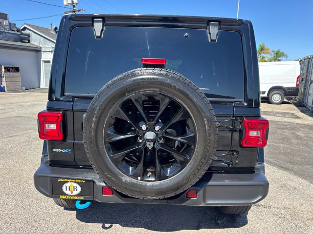 Used 2024 Jeep Wrangler Unlimited Sahara AWD/4WD image 5