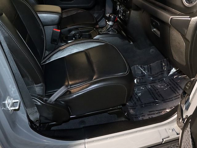 Used 2023 Jeep Wrangler Unlimited Sahara image 38