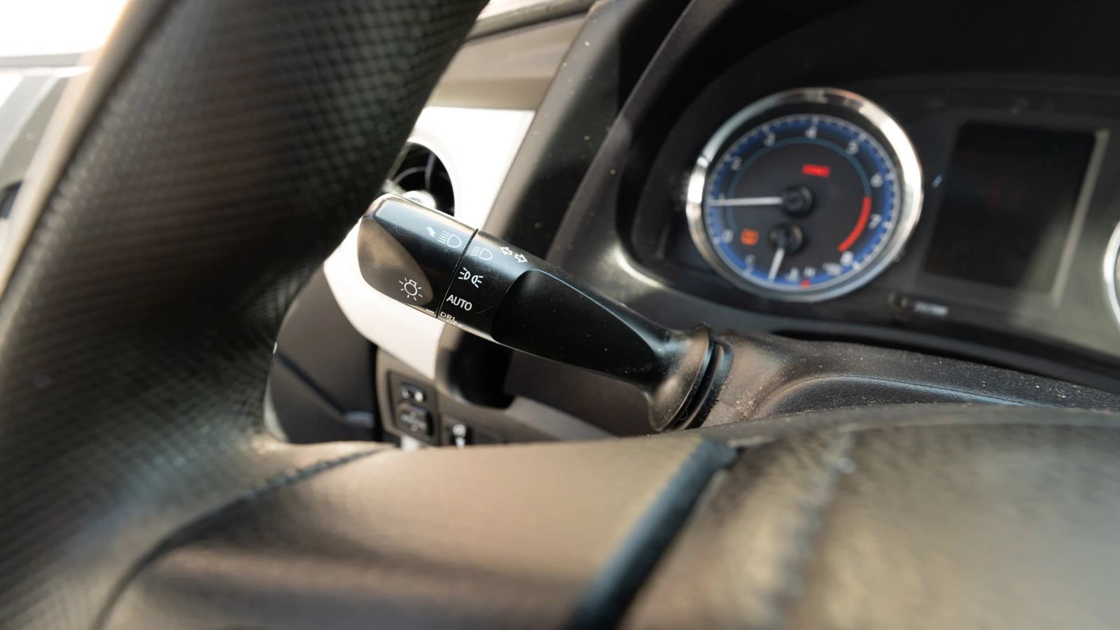 Used 2019 Toyota Corolla LE FWD image 40
