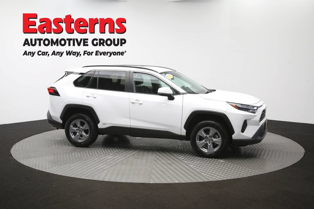 Used 2022 Toyota RAV4 XLE AWD/4WD image 46