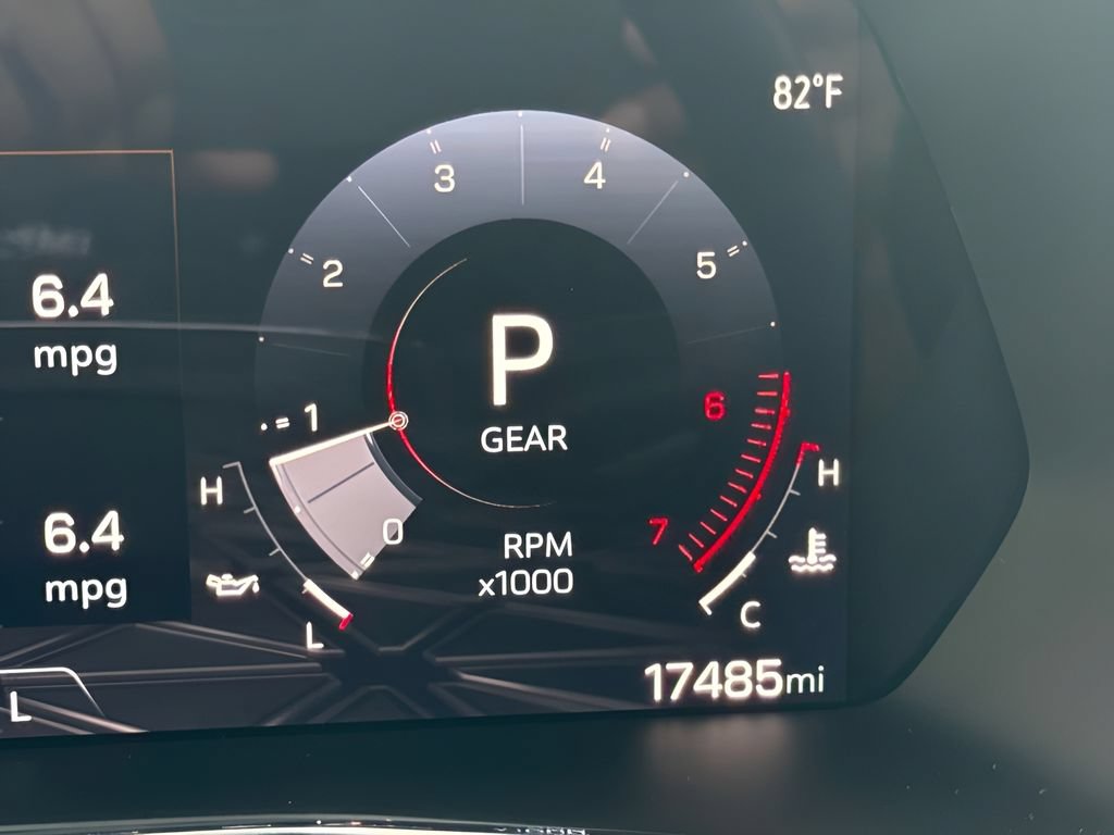 Used 2024 GMC Canyon Elevation w/ Elevation Premium Package AWD/4WD image 15