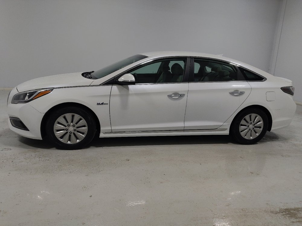 Used 2016 Hyundai Sonata SE image 2