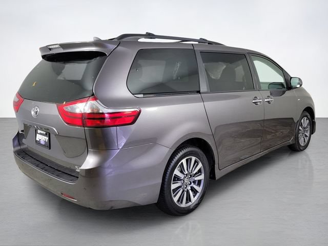 Used 2020 Toyota Sienna XLE w/ XLE Navigation Package AWD/4WD video 3