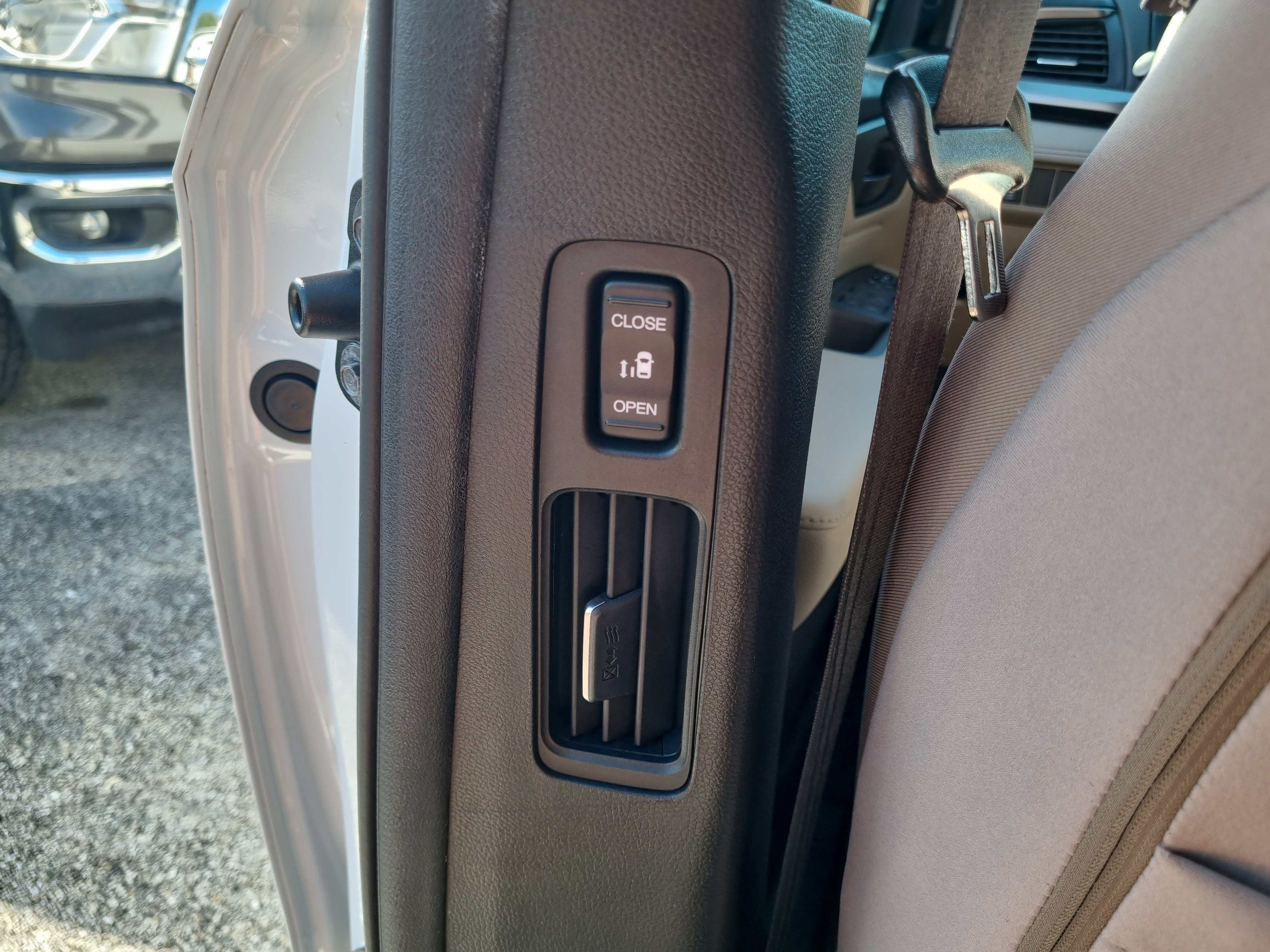 Used 2023 Honda Odyssey EX image 20