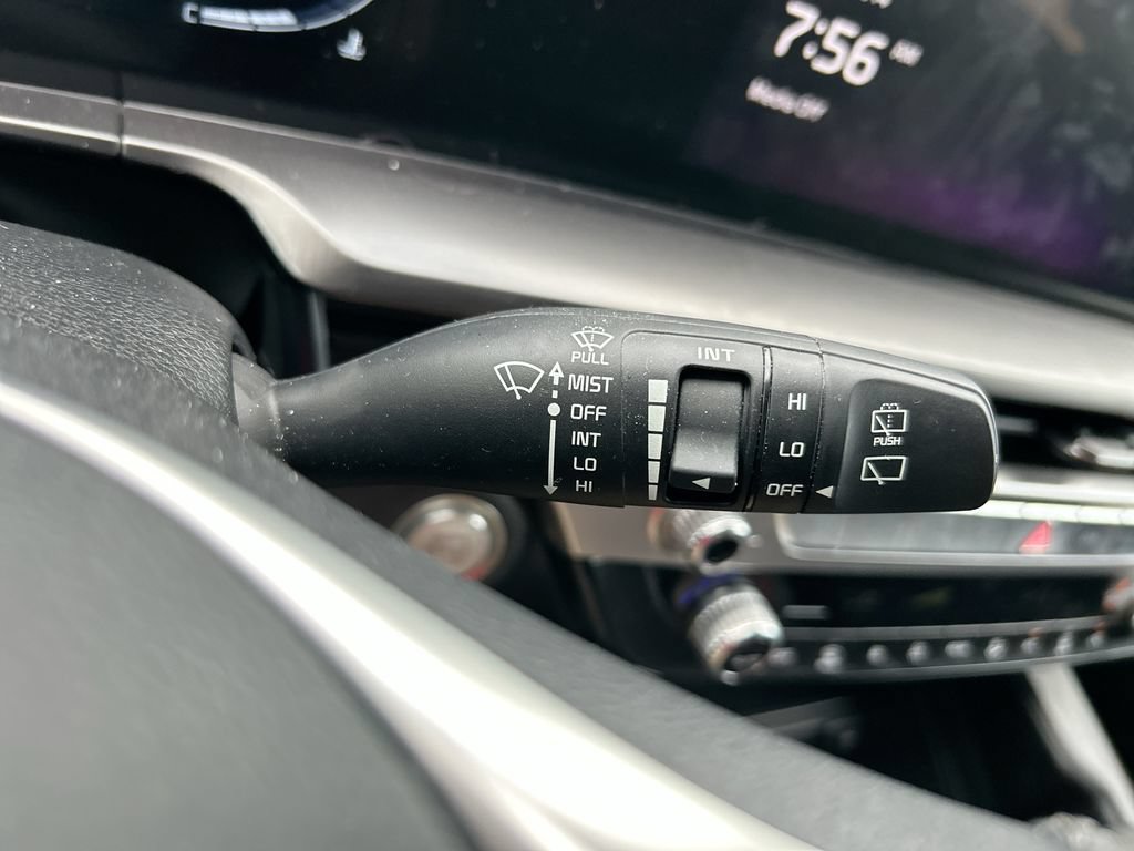 Used 2024 Kia Telluride LX FWD image 19