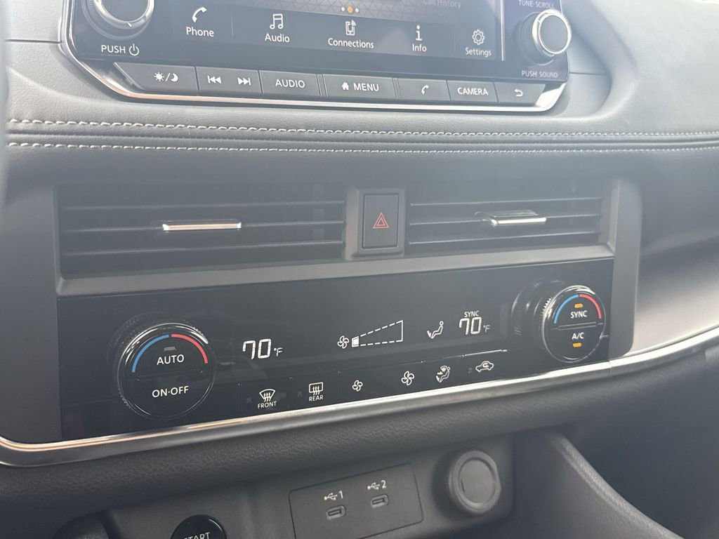 Used 2025 Nissan Rogue SV image 18