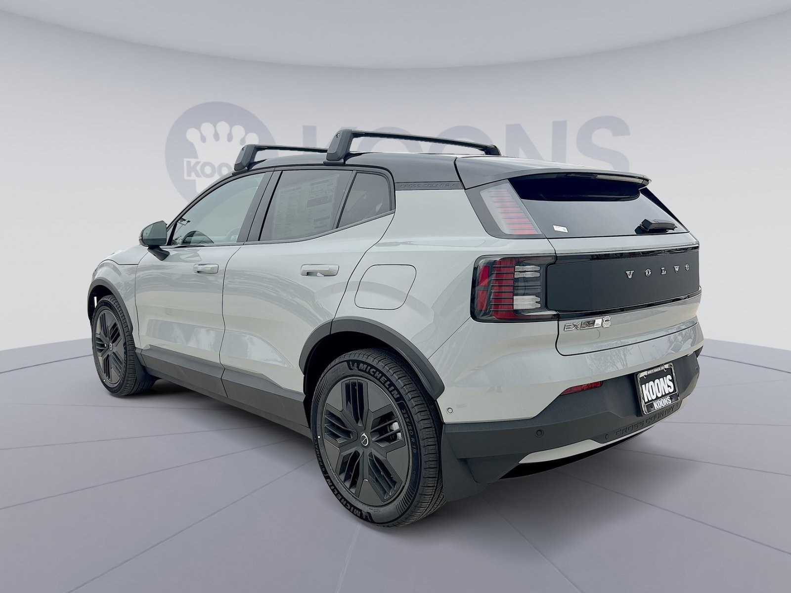 New 2026 Volvo EX30 Cross Country Ultra image 4