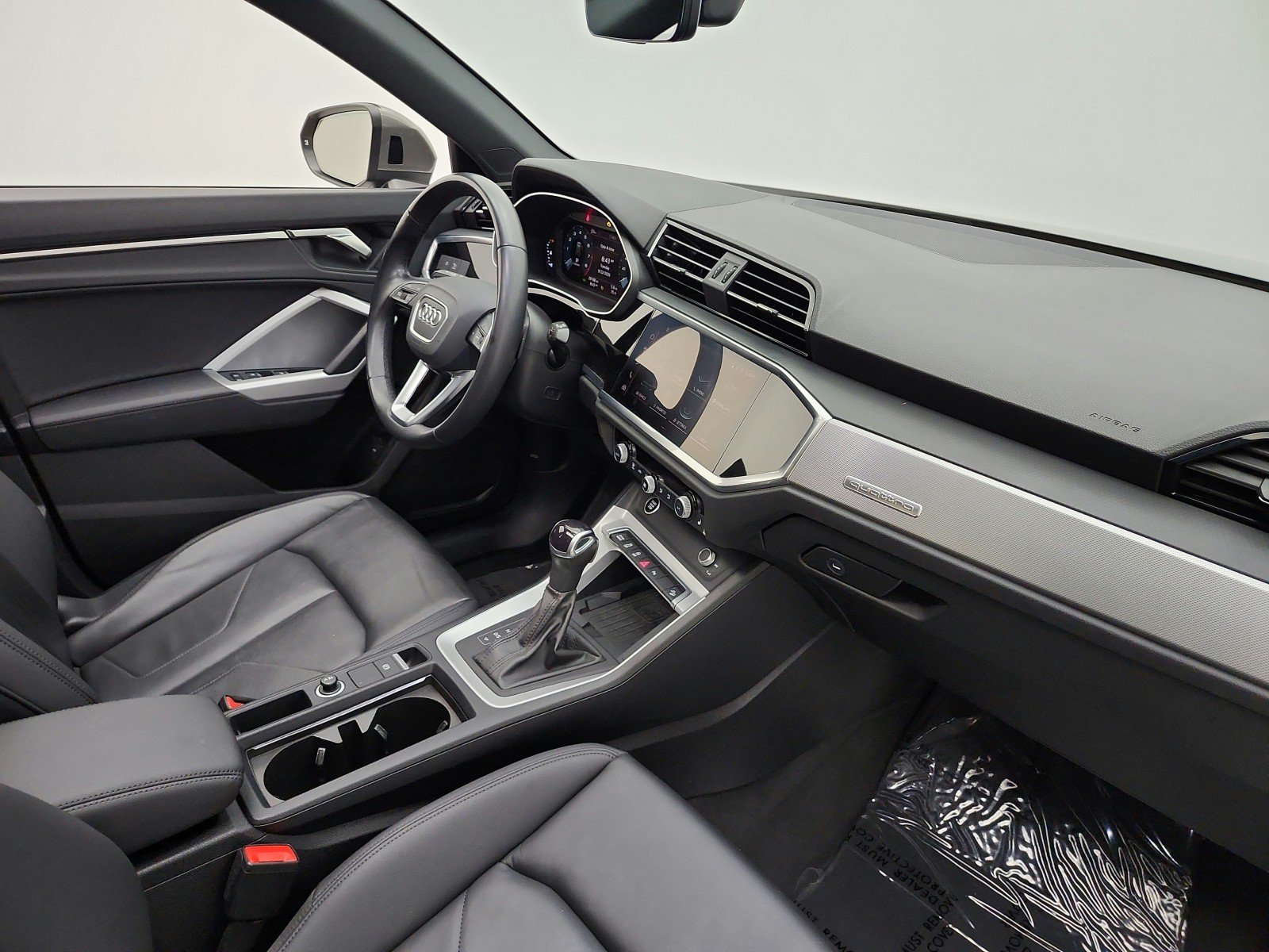 Used 2024 Audi Q3 2.0T Premium w/ Convenience Package AWD/4WD image 21