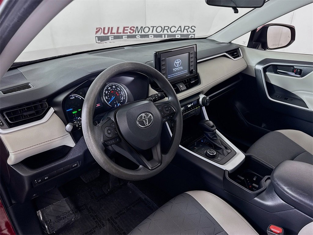 Used 2022 Toyota RAV4 XLE image 9