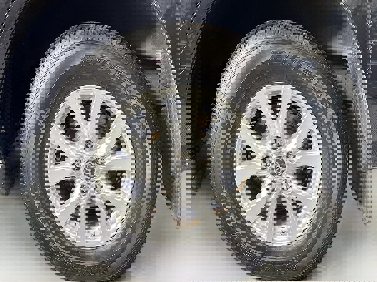 Used 2017 Toyota Land Cruiser image 42