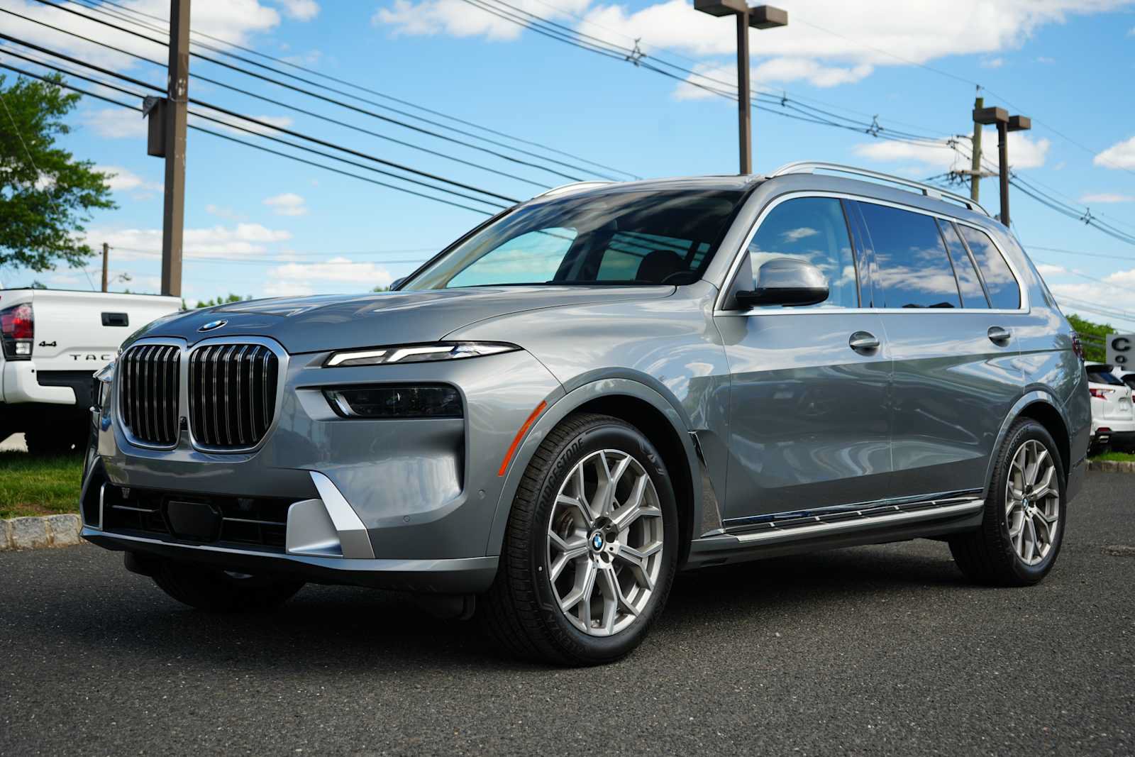 Used 2023 BMW X7 xDrive40i AWD/4WD image 3
