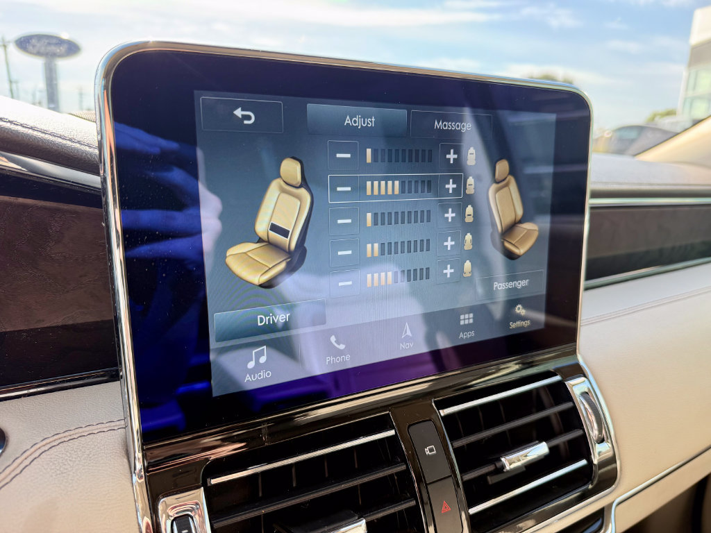 Used 2019 Lincoln Navigator Reserve AWD/4WD image 30