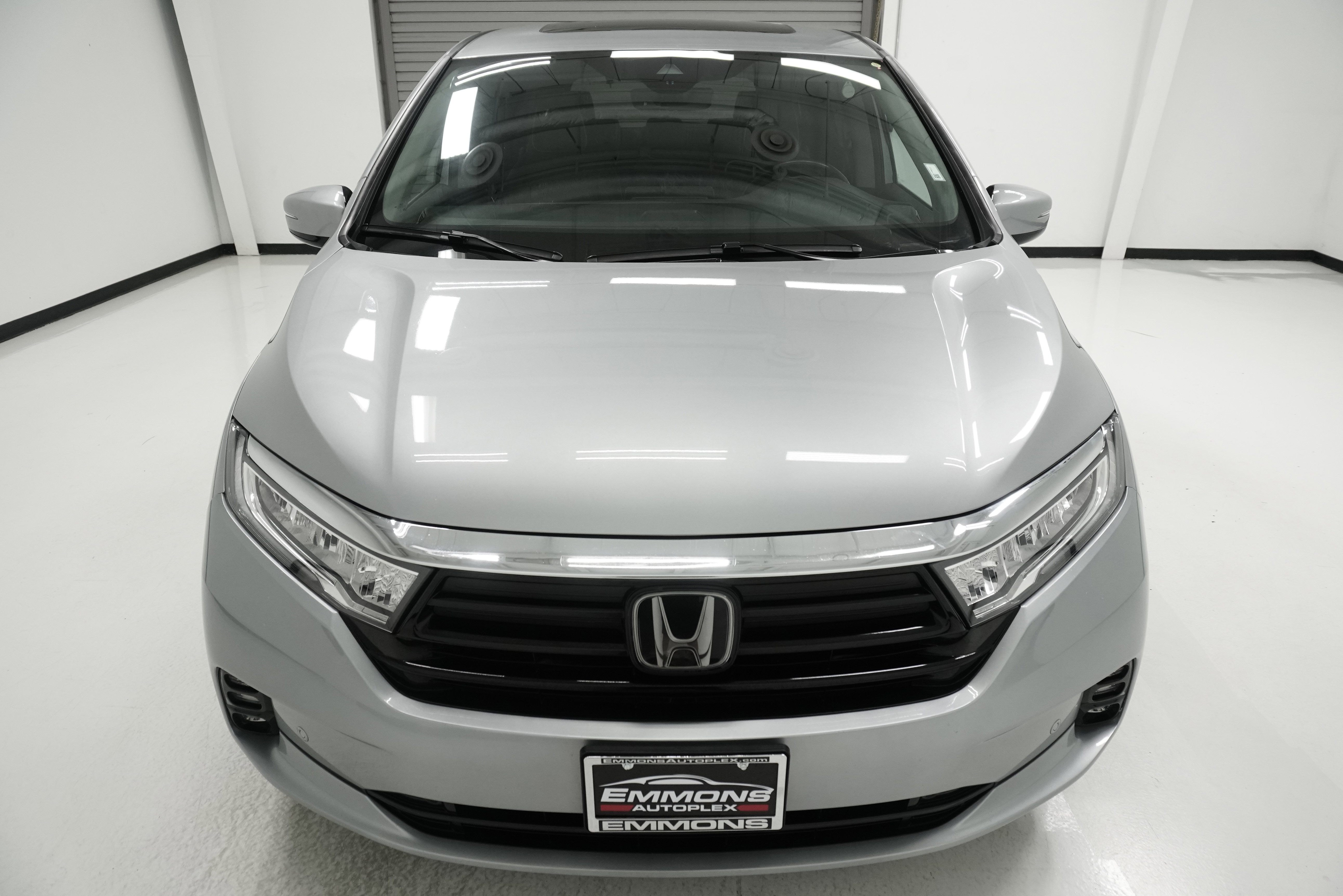 Used 2023 Honda Odyssey Elite image 2