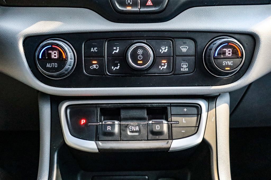 Used 2024 GMC Terrain SLT image 31