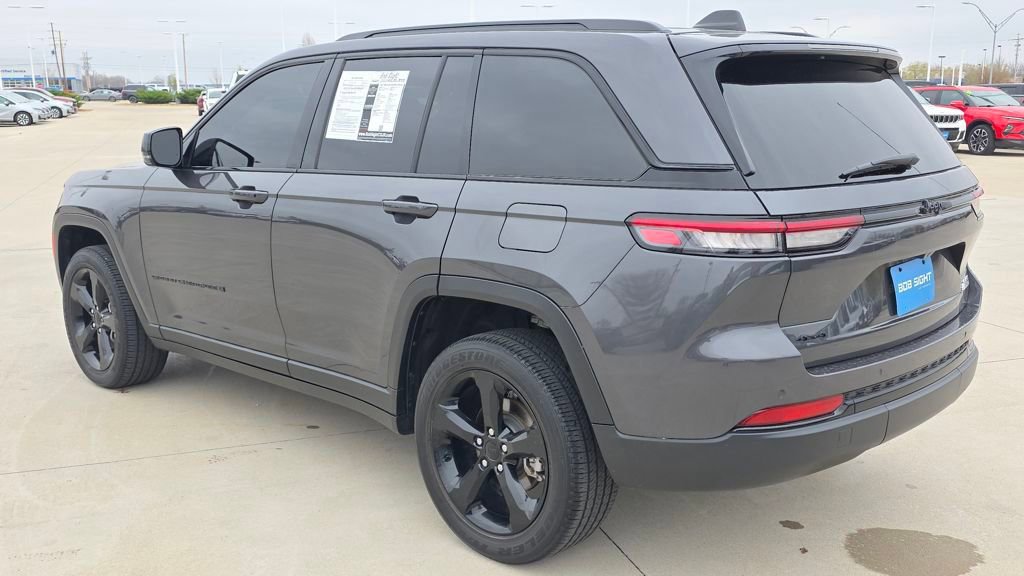 Used 2023 Jeep Grand Cherokee Altitude AWD/4WD video 3