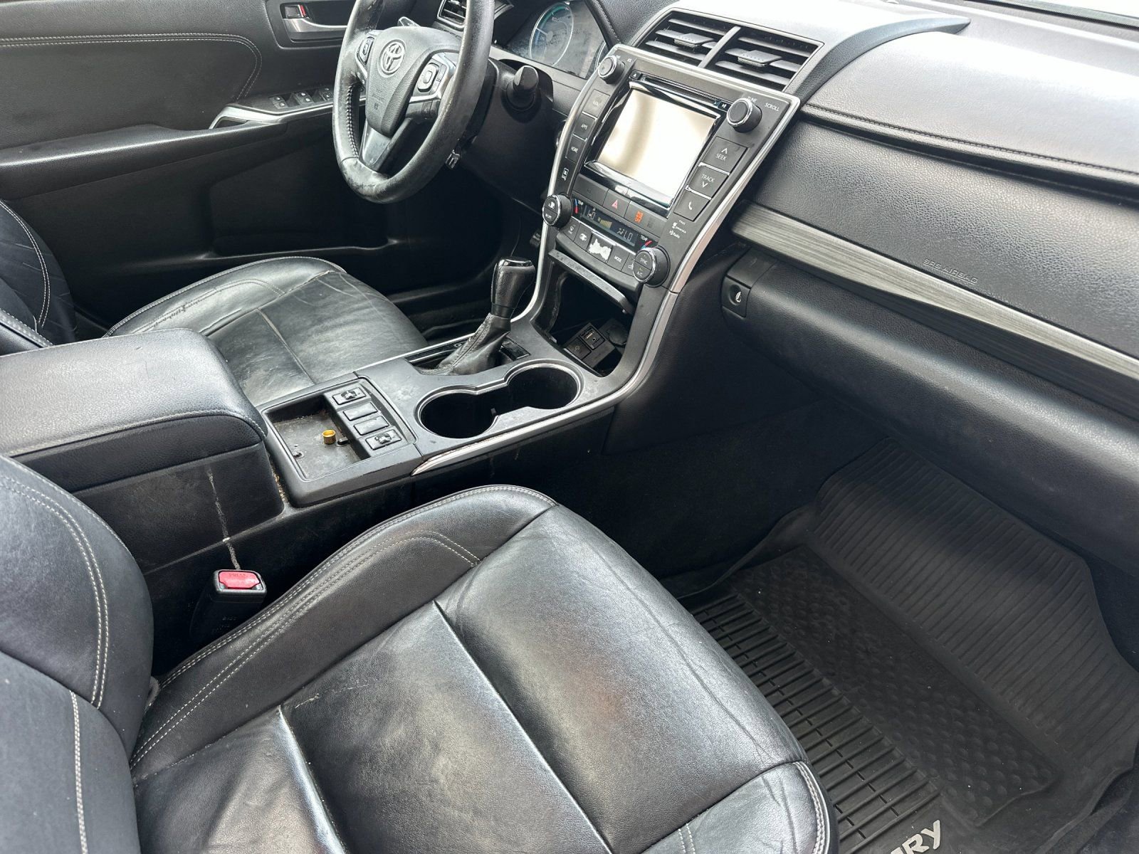 Used 2017 Toyota Camry XLE w/ Moonroof Package FWD image 14