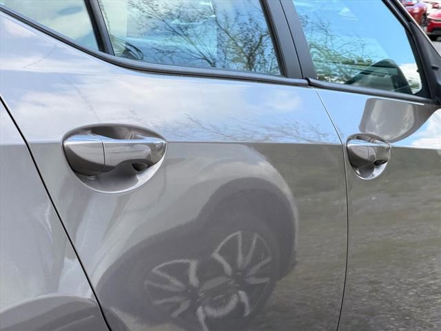 Used 2015 Toyota Corolla LE FWD image 15