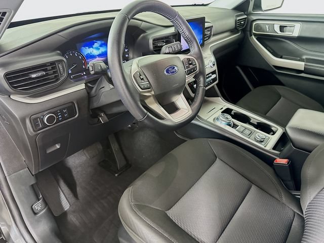 Used 2023 Ford Explorer XLT AWD/4WD image 21