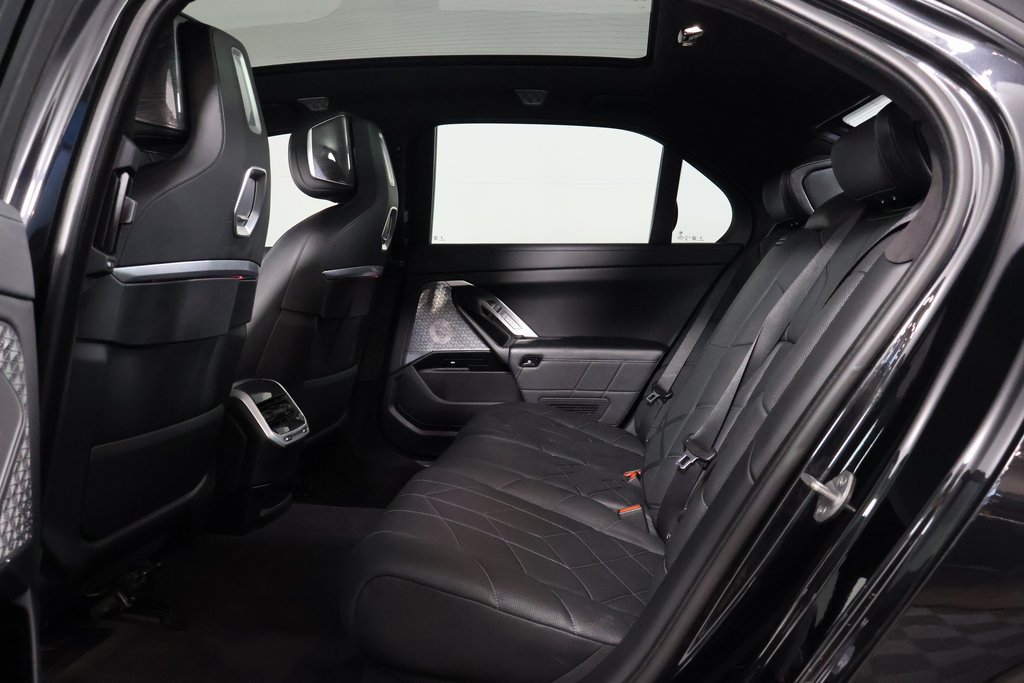 Certified 2023 BMW i7 xDrive60 AWD/4WD image 11