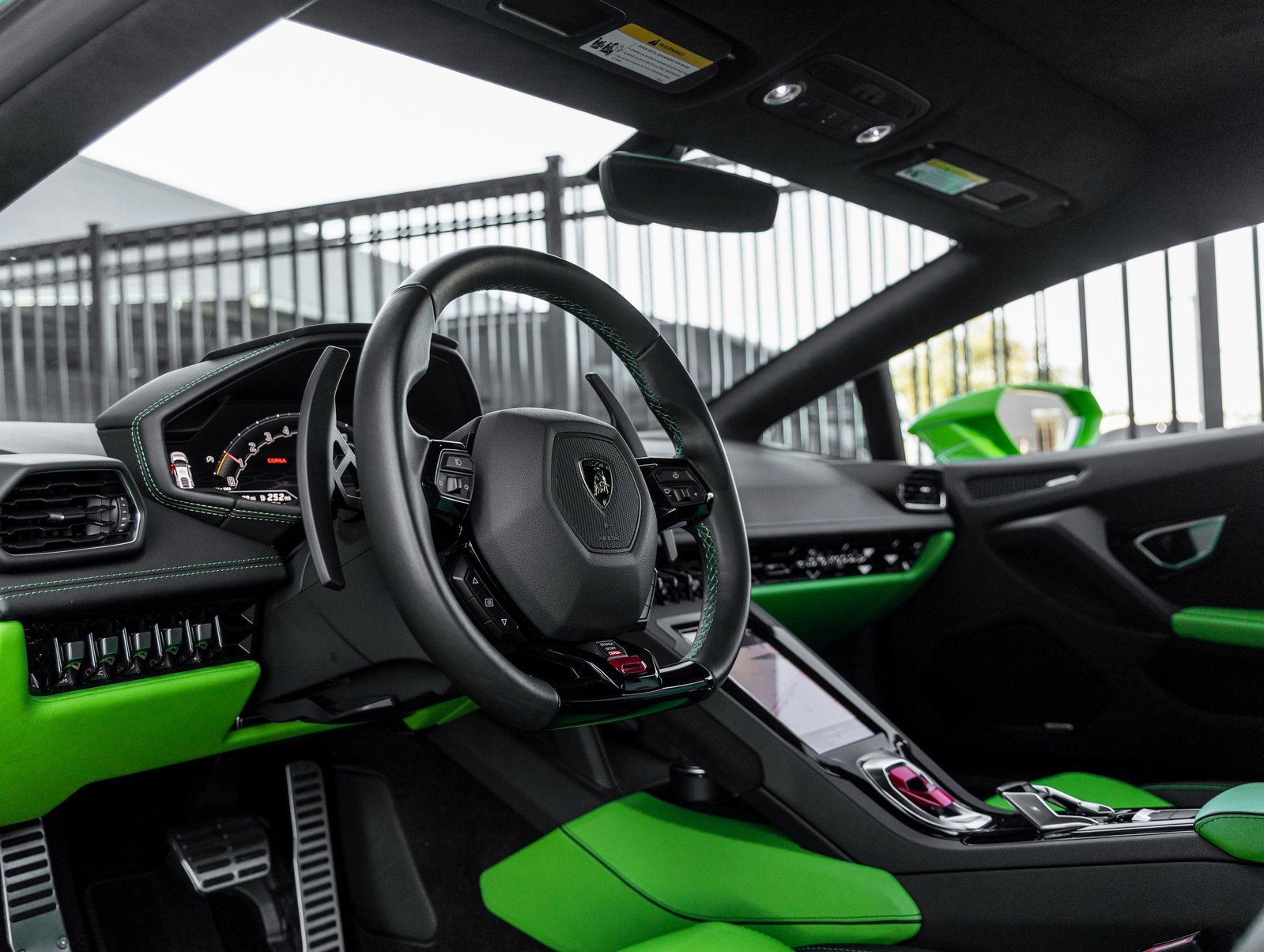 Used 2023 Lamborghini Huracan EVO image 26