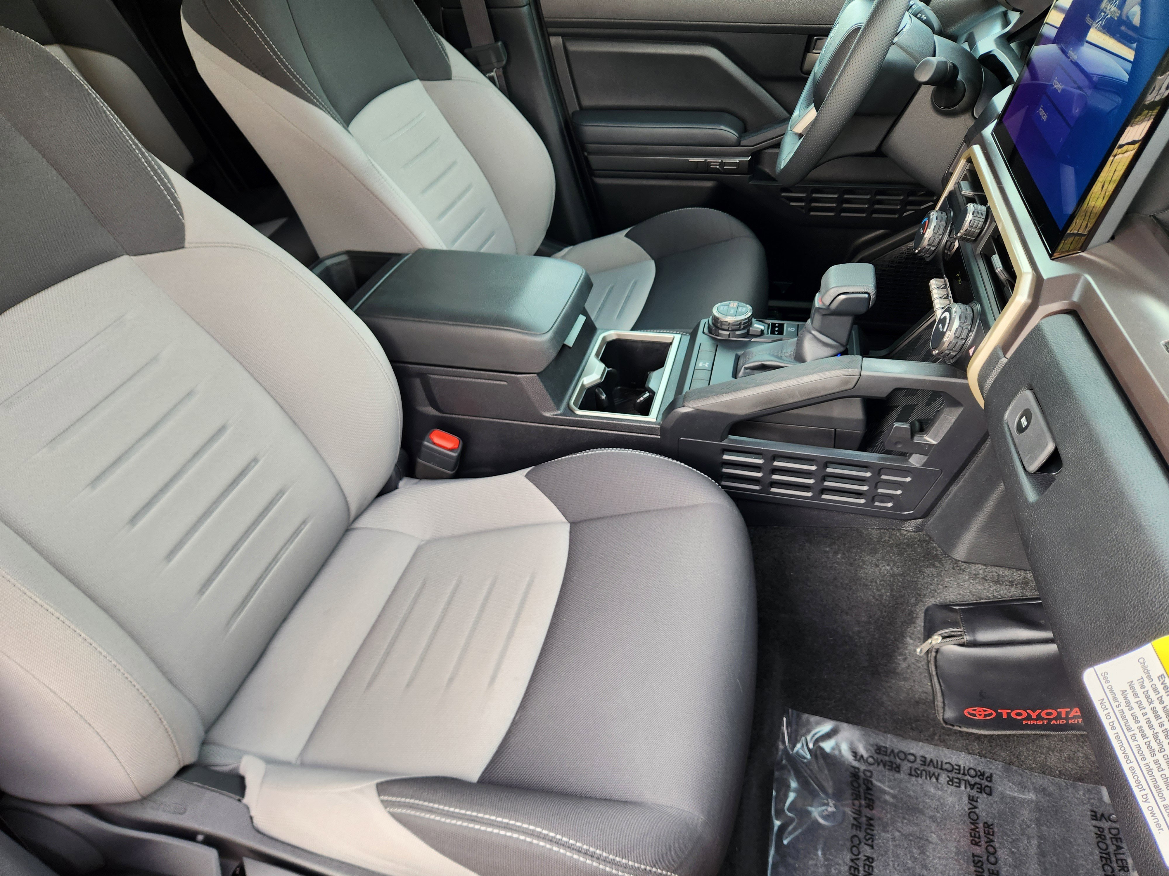 Used 2025 Toyota Tacoma TRD Off-Road image 17