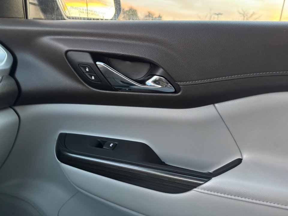 Certified 2022 GMC Acadia SLT w/ Trailering Package image 34