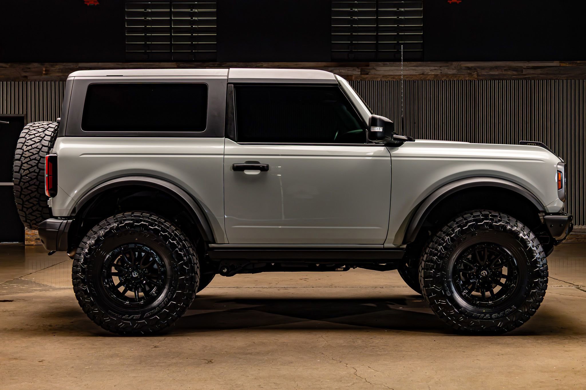 Used 2022 Ford Bronco Badlands image 11