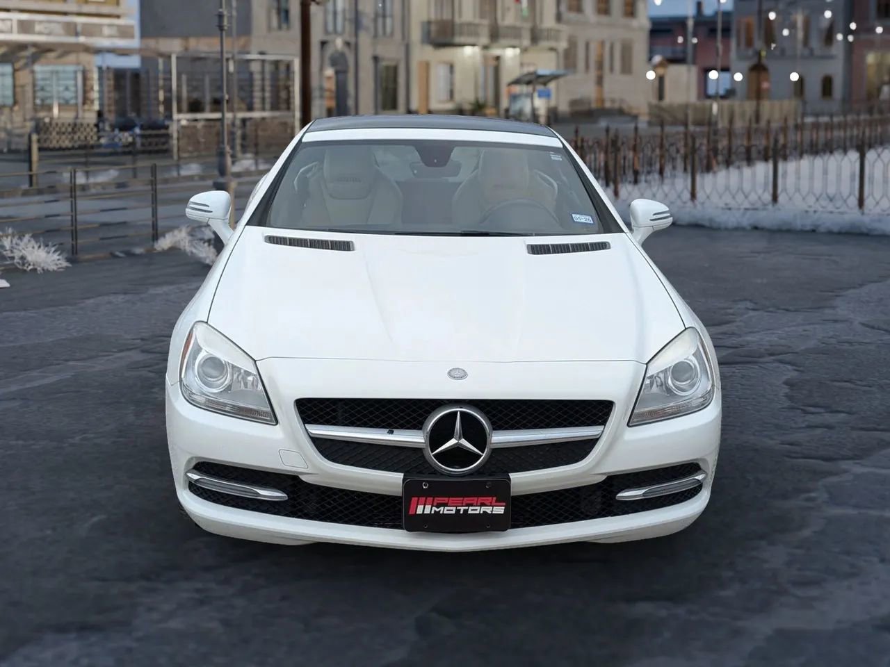 Used 2016 Mercedes-Benz SLK 300 image 2