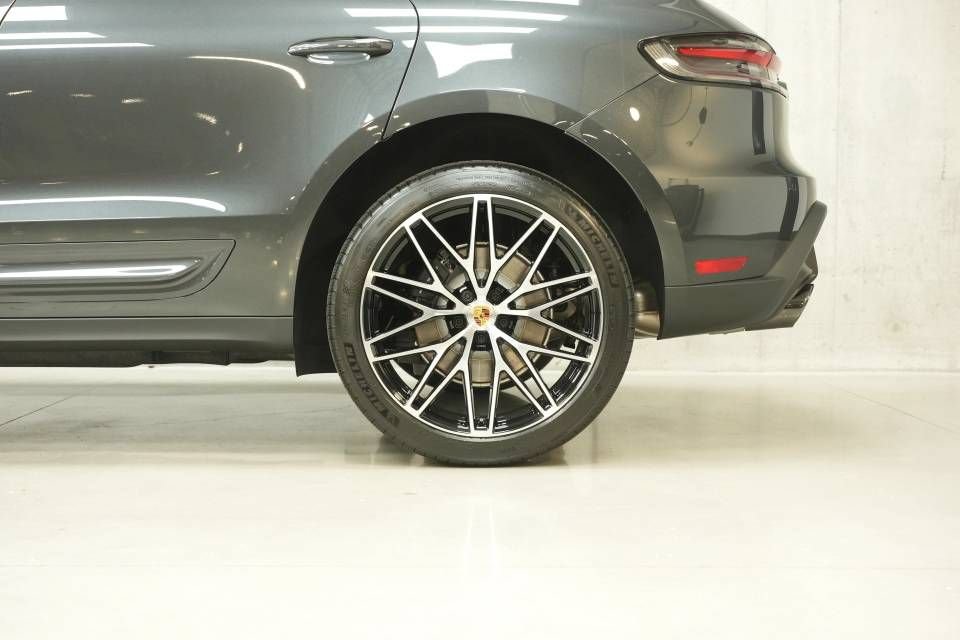 New 2026 Porsche Macan AWD/4WD image 43