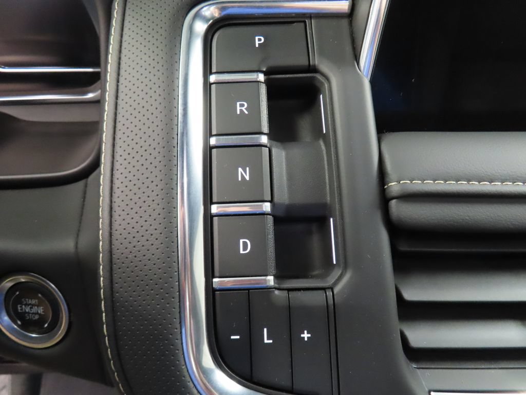 Used 2024 GMC Yukon SLT w/ SLT Luxury Package AWD/4WD image 64