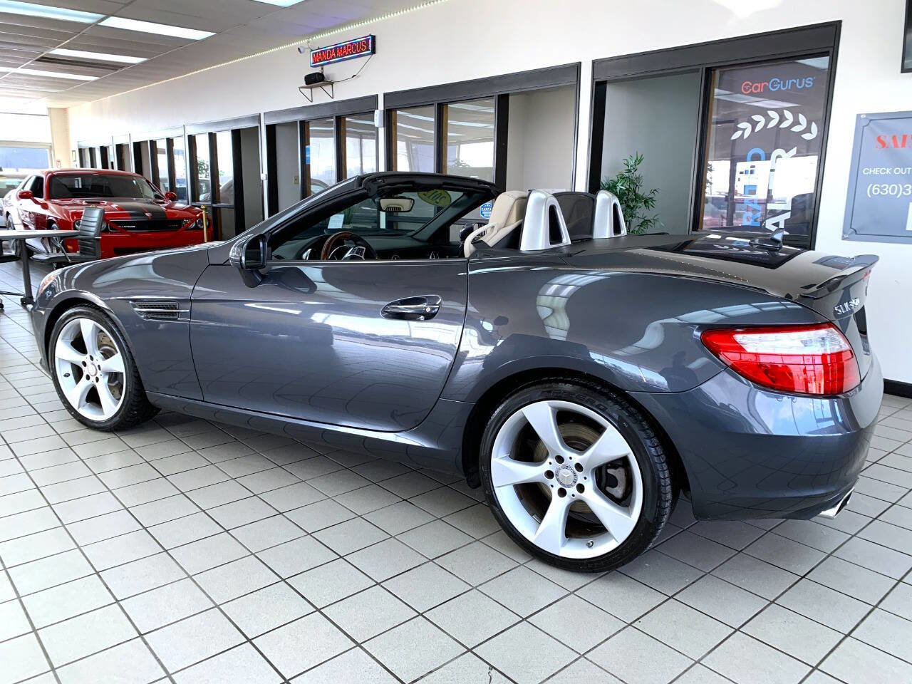 Used 2012 Mercedes-Benz SLK 350 image 8