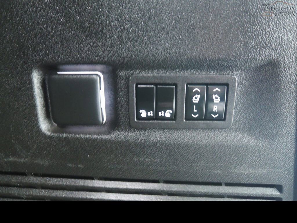 Used 2023 Chevrolet Suburban High Country w/ Advanced Technology Package image 39