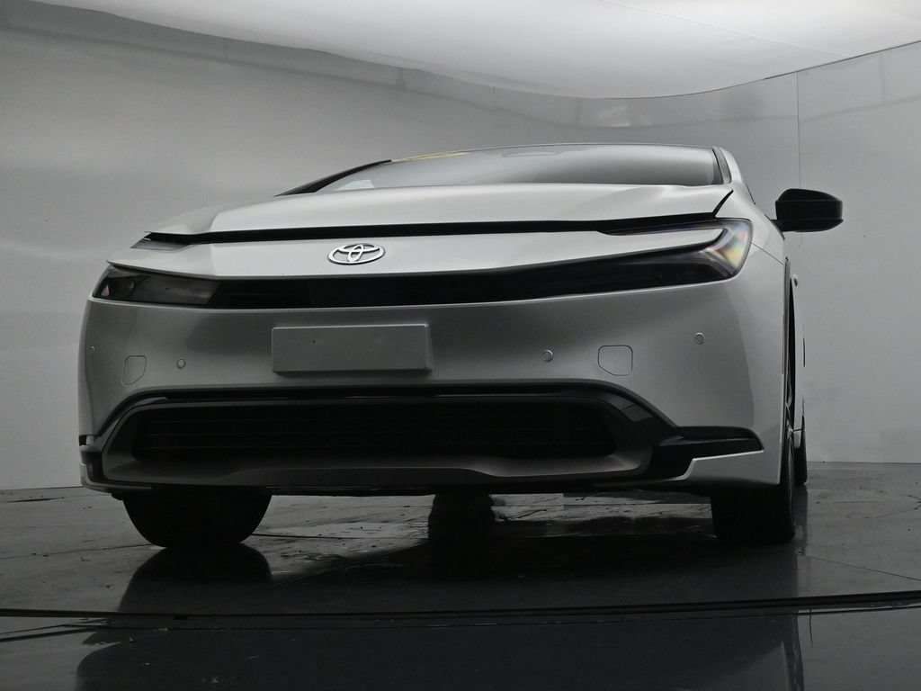 Used 2024 Toyota Prius XLE FWD image 34