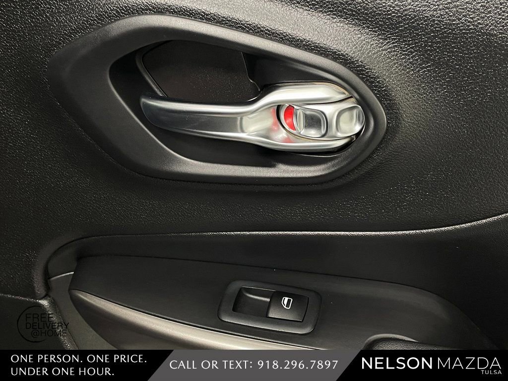 Used 2021 Jeep Cherokee Latitude Plus image 39